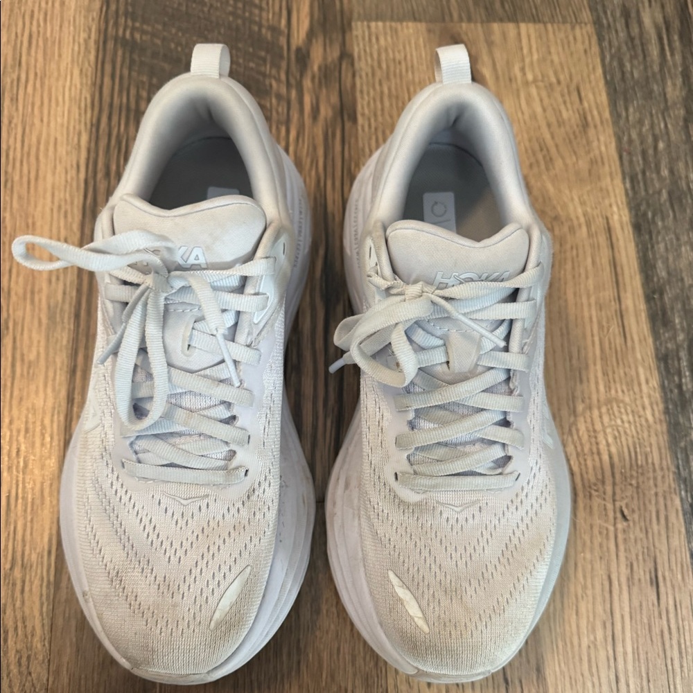 Hoka Bondi 8 Sneakers